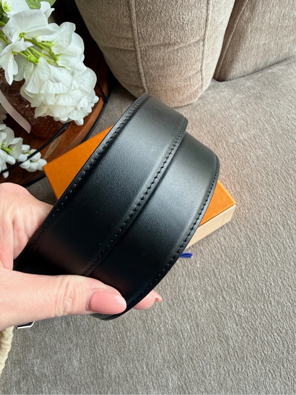 Louis Vuitton Black Leather Belt with Silver LV Buckle Size 85/34 Authentic - Picture 3 of 5